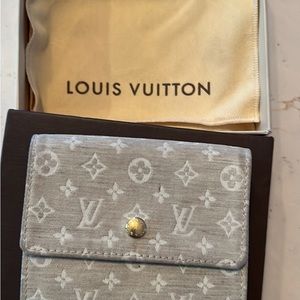 Authentic Louis Vuitton small wallet